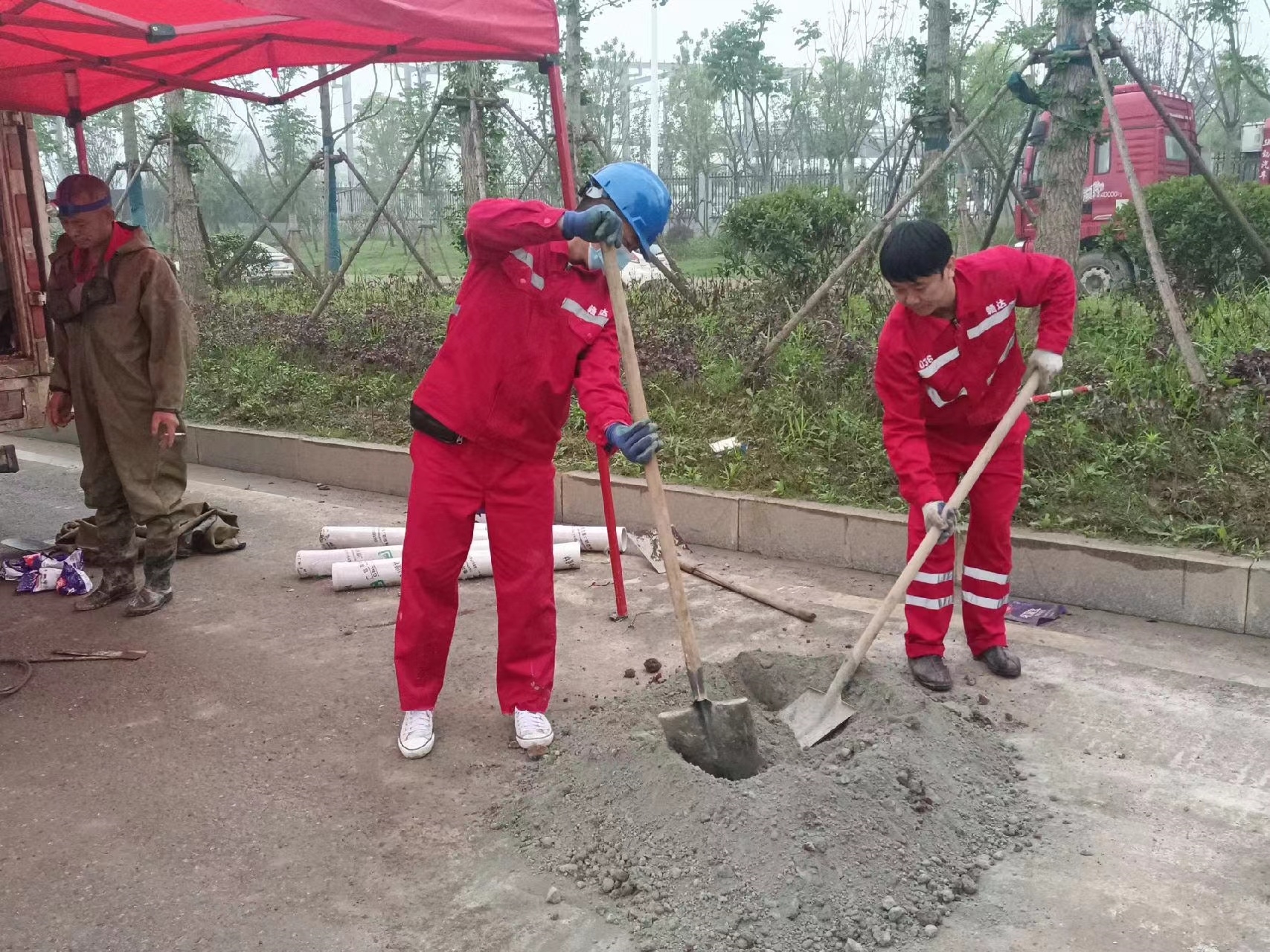 来凤管道疏通哪家好】及时进行市政管道清淤